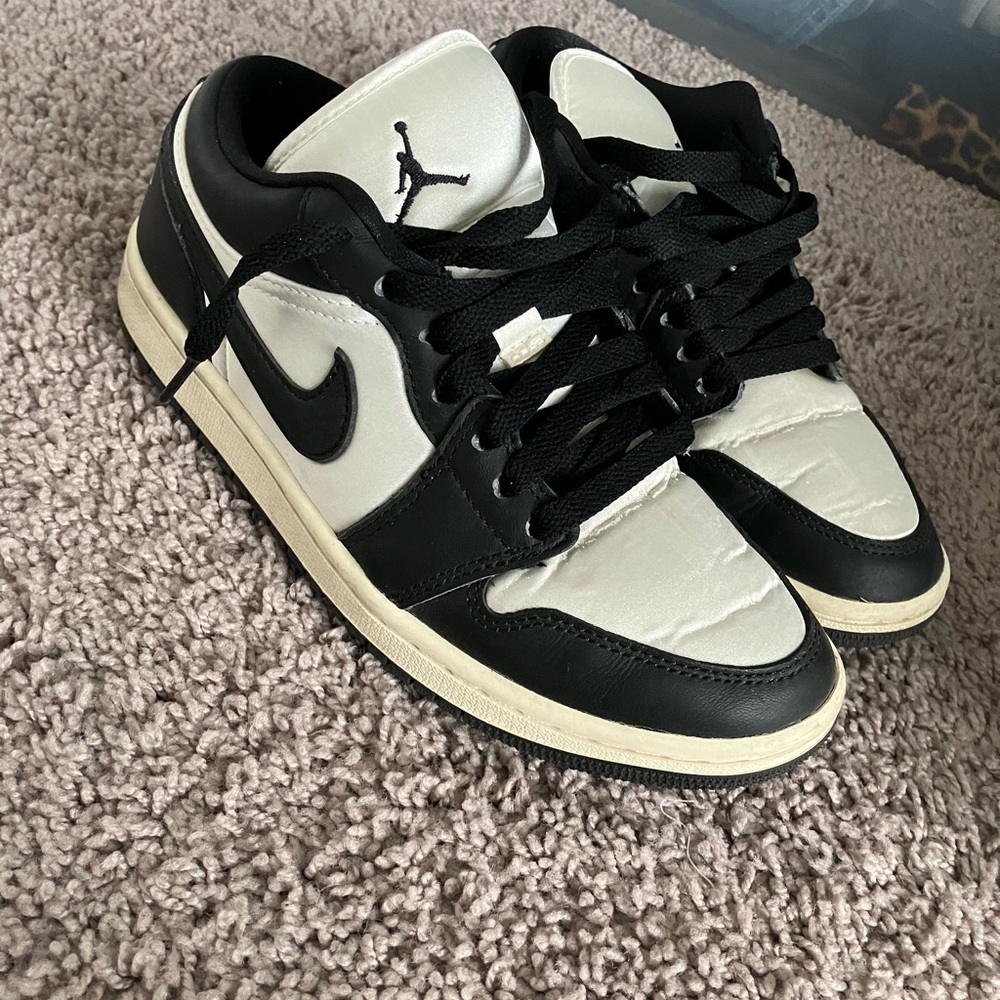 Jordan 1 Low SE Sail and Black